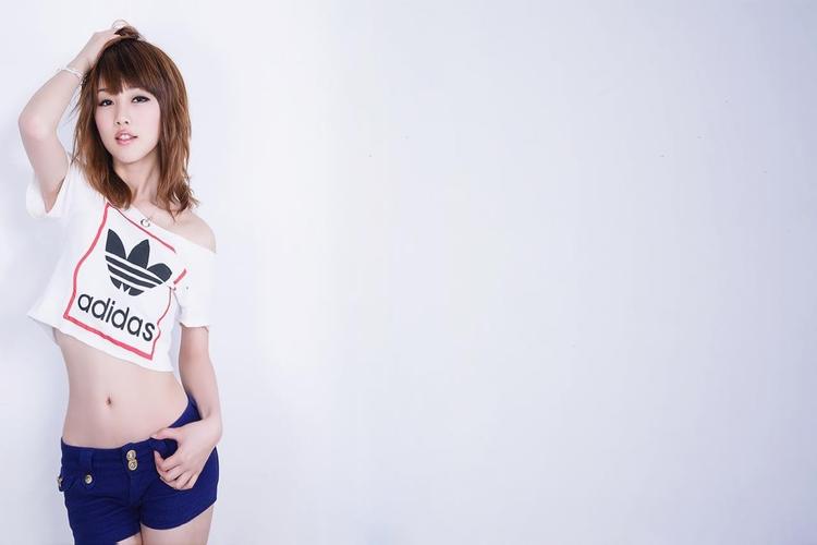 手撕小舞衣服的起源